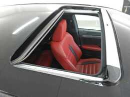 店頭には人気のフリードリンクもご用意してます！女性スタッフも多数在籍してますので、女性の方一人でもお気軽にご来店下さい！