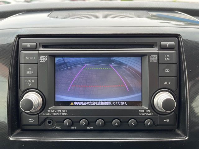 【バックカメラ】駐車時に後方がリアルタイム映像で確認できます。大型商業施設や立体駐車場での駐車時や、夜間のバック時に大活躍！運転スキルに関わらず、今や必須となった装備のひとつです！