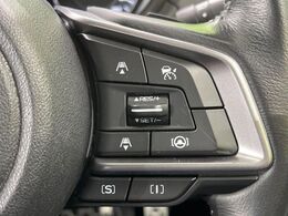 【全車速追従機能付クルーズコントロール】高速道路での長距離走行が楽に！！自動で速度を保つクルーズコントロールが、衝突軽減システムと連携し、前方の車両を感知して車間を保つように速度調節してくれます！！