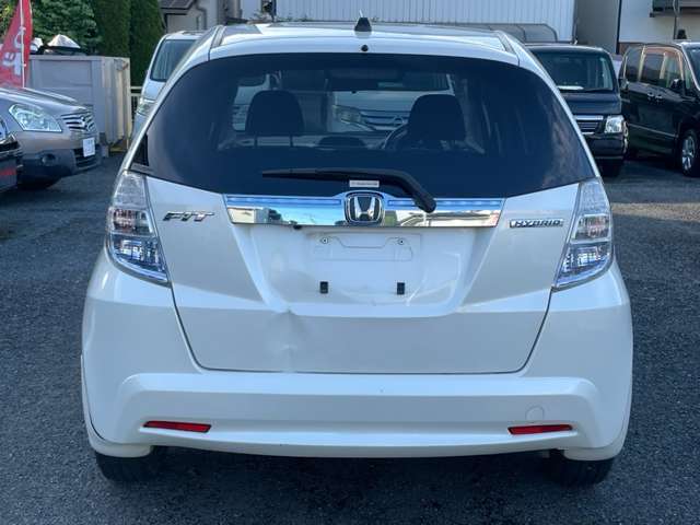車両入庫チェックでは　エンジン・機関系を初め　電装装備、内装など100項目以上のチェックをしています。　もちろん試乗も行っていますのでご安心下さい。