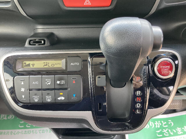 【当店のこだわり】全車保証付き（シルバープラン　ゴールドプラン）。当店の工場は国の認定をもらった指定工場です。メンテナンスは安心の整備をお約束いたします。当店の最長保証は2年間（プラチナプラン）