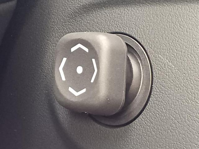 国産車から輸入車まで多様なお客様のニーズのお応えできるように、全国規模で豊富な在庫展開！車のことならWECARSへ！