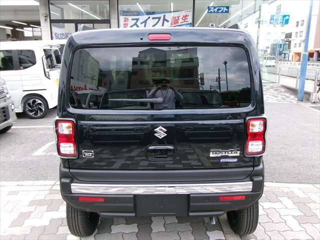 【陸運局認定指定車検工場完備】国家資格検査員1名・国家資格整備士3名で、お客様の大切な愛車を末永く安心サポートさせて頂きます！当店おすすめ安心メンテパック加入で3年間のメンテナンスと車検がお得！