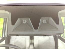 【スマートアシスト】走行中に前方の車両等を認識し、衝突しそうな時は警報とブレーキで衝突回避と被害軽減をアシスト。より安全にドライブをお楽しみいただけます。