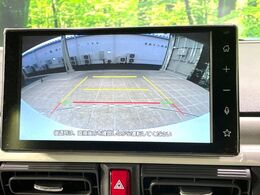 【バックカメラ】駐車時に後方がリアルタイム映像で確認できます。大型商業施設や立体駐車場での駐車時や、夜間のバック時に大活躍！運転スキルに関わらず、今や必須となった装備のひとつです！