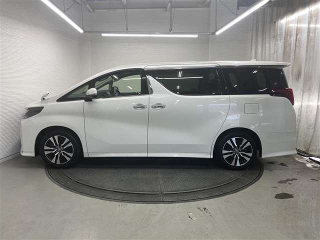 1年間走行距離無制限のロングラン保証付です。全国のトヨタ系ディーラーでメンテナンスを受けることができますので、安心してお車にお乗りいただけます。