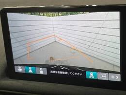 【バックカメラ】駐車時に後方がリアルタイム映像で確認できます。大型商業施設や立体駐車場での駐車時や、夜間のバック時に大活躍！運転スキルに関わらず、今や必須となった装備のひとつです！