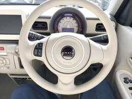 ハンドルの状態が悪いと運転に集中できませんよね。こちらの車、お気軽にお問い合わせください。