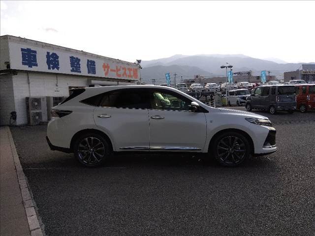 ワンオーナー☆4WD☆トヨタセーフティセンス☆9インチナビ☆バックカメラ☆ビルトインETC2.0☆ドラレコ☆パノラマムーンルーフ☆専用19インチAW☆専用ハーフレザーシート☆専用エアロ☆試乗できます☆