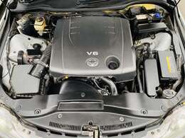 エンジンは、2.5L のV6ハイオクガソリン仕様となっています。