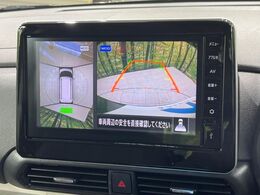 【マルチアラウンドモニター】専用のカメラにより、上から見下ろしたような視点で360度クルマの周囲を確認することができます☆死角部分も確認しやすく、狭い場所での切り返しや駐車もスムーズに行えます。