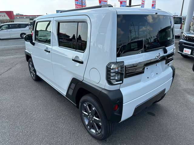 【届出済未使用車の得する価格】大量仕入れにより車両価格が割安な上重量税は払い込み済みで、登録月によっては取得税もかかりません。