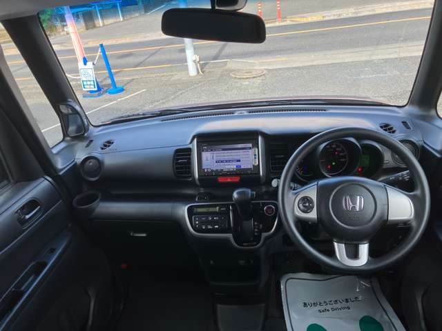 納車前には内外装をきっちりとクリーニングいたします！気持ちよくお乗りいただくために、スタッフが真心込めて納車準備をさせていただきます。