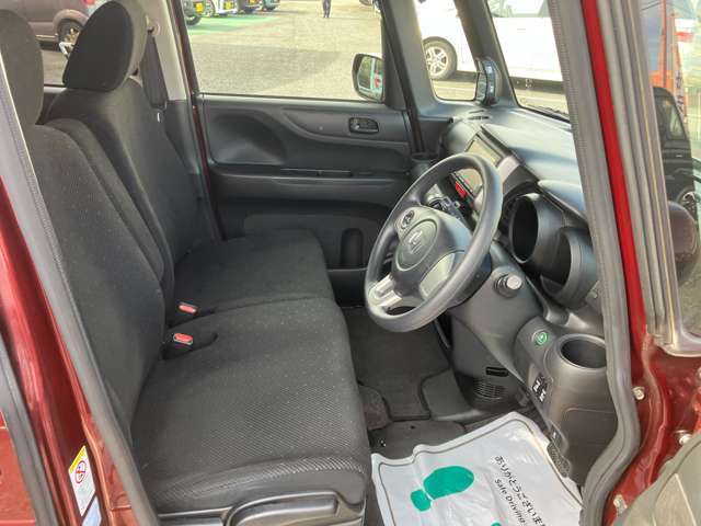 中古車で気になるポイントでもあるタイヤ！当店では格安輸入タイヤからブリヂストン、ヨコハマなど有名メーカーも取り扱っております！ご相談ください！