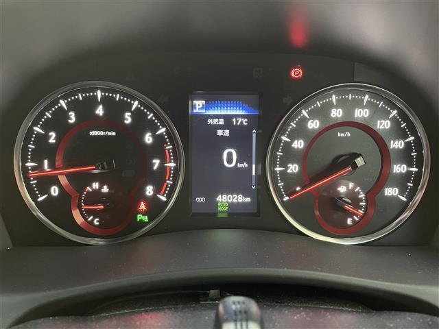 【メーター】メーターまわりも鮮やかに照らし出され、デザイン、安全性ともにバッチリですね。