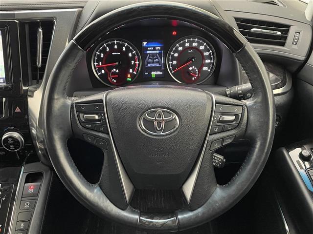 【ステアリング】滑りにくくて掌に馴染みやすいです。