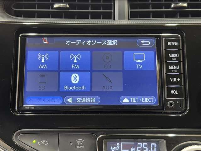 Bluetooth対応、CD再生機能付き。お好きな音楽を聴きながらのドライブは楽しいですよね～♪