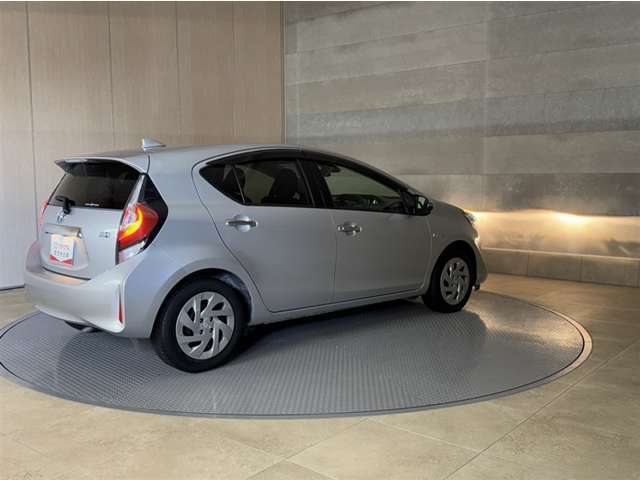 白熱電球より明るいハロゲンランプです。