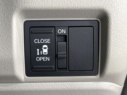 【パワースライドドア】スマートキーや運転席のスイッチでスライドドアの開閉が可能♪電動だから力を入れてドアを開ける必要が無く、小さいお子様でも、重い荷物を持っている時もラクに開け閉めできます♪