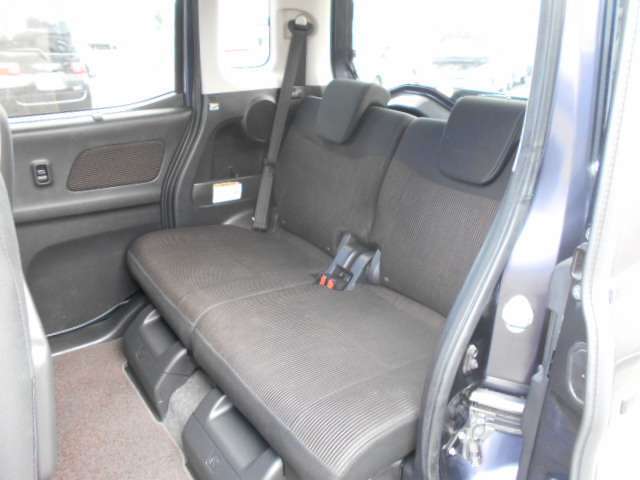 シックな内装色です！