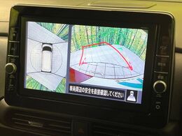 【アラウンドビューモニター】専用のカメラにより、上から見下ろしたような視点で360度クルマの周囲を確認することができます☆死角部分も確認しやすく、狭い場所での切り返しや駐車もスムーズに行えます。