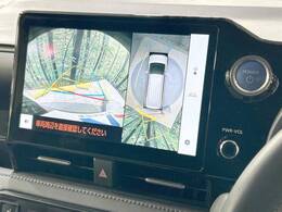 【パノラミックビューモニター】専用のカメラにより、上から見下ろしたような視点で360度クルマの周囲を確認することができます☆死角部分も確認しやすく、狭い場所での切り返しや駐車もスムーズに行えます。