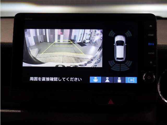 【バックカメラ】後退時も安心。リバース連動で画面が切り替わるのでとっても便利。