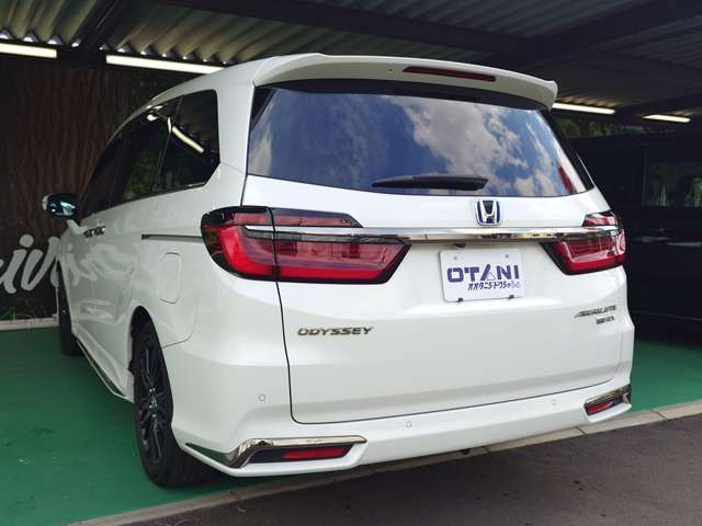 ■遠方にお住まいの方へ■　当社ではお車の販売を大阪府・和歌山県に在住のお客様のみとさせていただいております。誠に勝手ながら、ご理解とご協力を賜りますようお願い申し上げます。