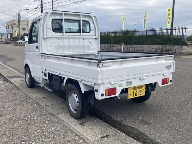 納車前の整備もしっかりさせていただきます。もちろんアフターサービスもお任せ下さい！