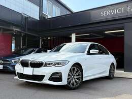 オートトランク　ETC　前後センサー　衝突警告　側面警告　車線逸脱警告　車線変更警告　LEDオートライト　ブルートゥース　スマートキー