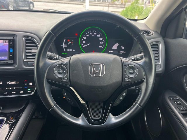 ステアリングも使用感が少なく、きれいな状態となっております♪