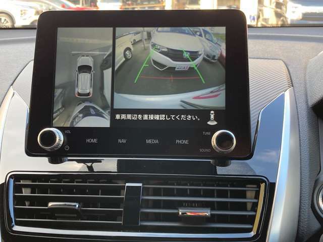 Rレンジに入れた時には、車両後方の映像がナビゲーションに表示されます。