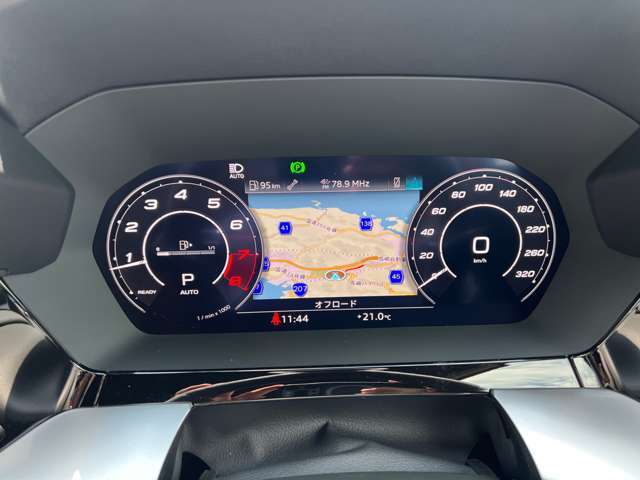 車両メーター部　ナビ表示画面、デジタルモニター全体に表示させることができるため視認性ばっちりです。
