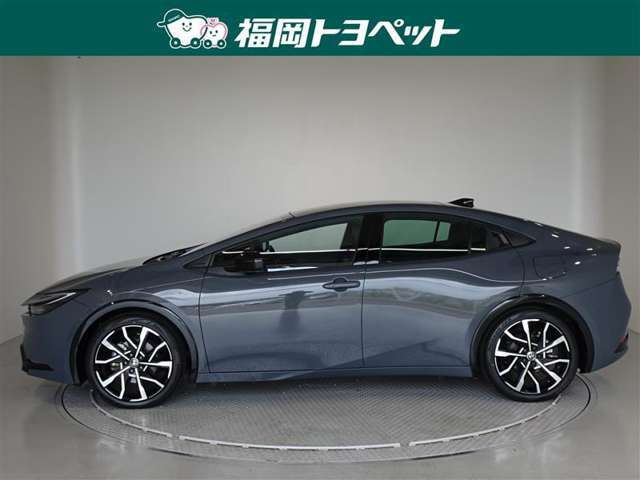 現行のプリウスPHEV　Zが入荷しました。
