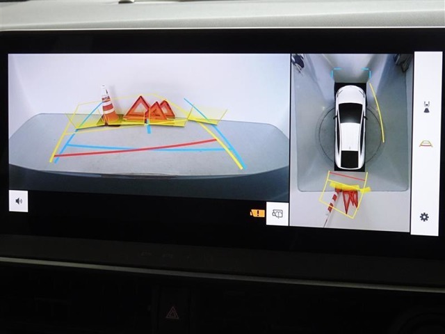 バックガイドモニターを装備してます、車庫入れもラクラクです。パノラミックビューモニターを搭載しています、上からの画像も表示されます。