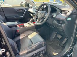 「この車の写真をもっと見たい」「状態が気になる」「この装備はついている？」どんな小さな疑問でもお気軽にお問い合わせください！