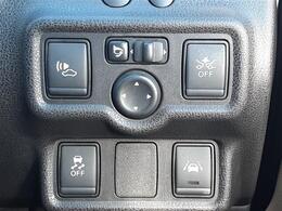 ■　装備4　■　エマージェンシーブレーキ：衝突被害を軽減するためのブレーキシステムです