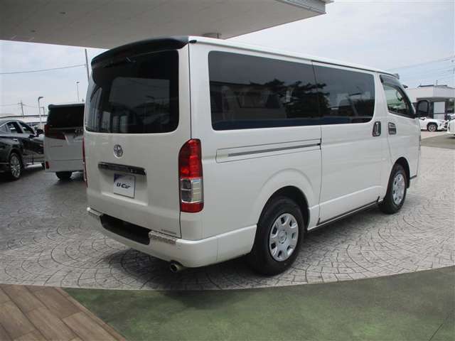 自動車保険も取り扱っております。この機会に保険を見直しましょう♪
