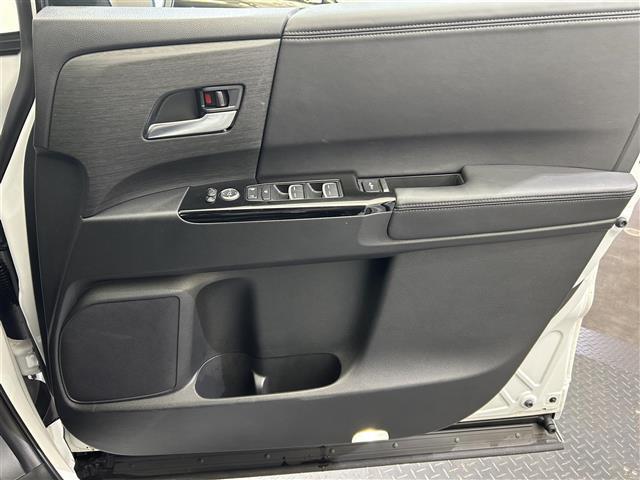 気になる車はお電話やメールで当店にお問い合わせください。なお、お電話での在庫の取り置きはできません。ご来場の際は、商談が重なる事が増えていますので事前に在庫有無をご確認くださいませ。