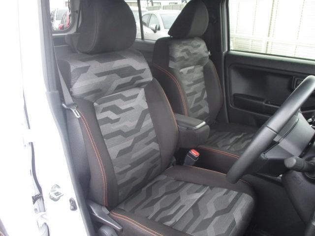 見切りの良さ、高いアイポイントで見通しの良い運転が楽しめるフロントシートです。