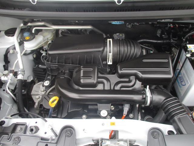 水冷直列3気筒12バルブDOHCエンジンです。