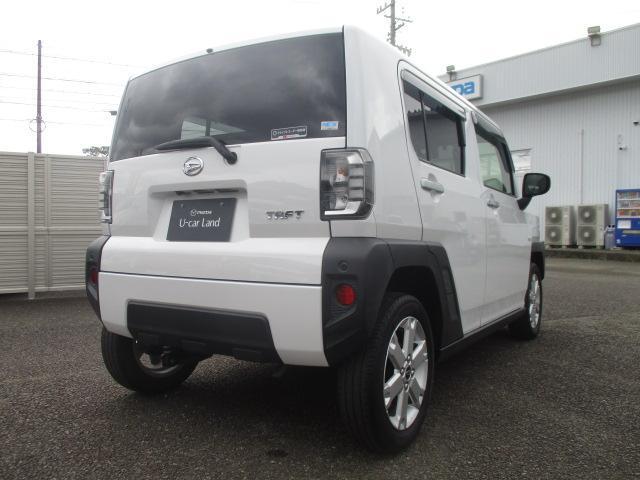 ボディーカラーは人気のシャイニングホワイトパールです。