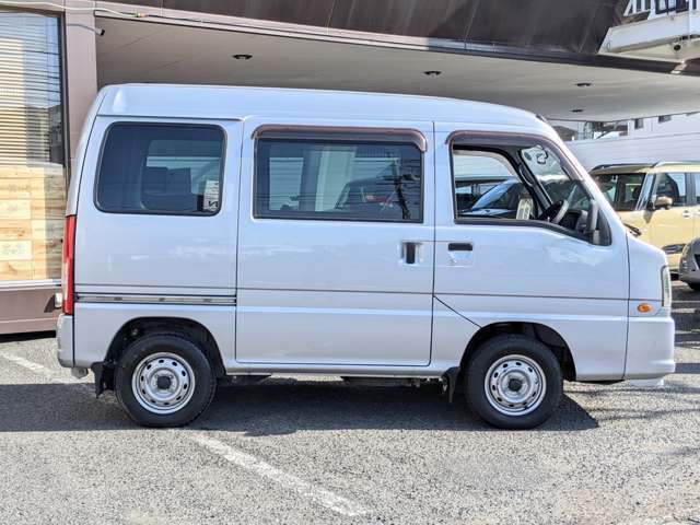 JU中古車販売士が在籍しております販売に関する正しい知識を持ちお客様に安心して中古車にお乗り頂けるよう親切な説明に努めております。