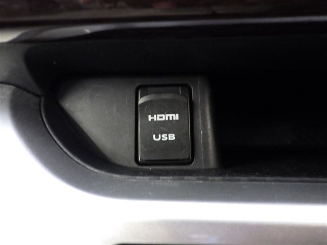 トヨタ認定中古車保証付！（1年間、距離無制限　HV車はHV保証付）　別途延長保証もご用意しております♪　ぜひ現車を確認にご来店ください