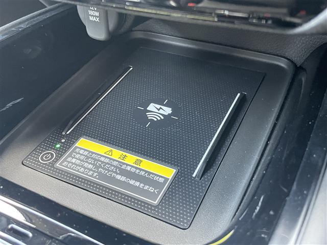 【フロアマット】車内を綺麗に保つのには必須のアイテムです。当店ではフカフカな新品マットも絶賛取り扱い中！ぜひご相談くださいませ。