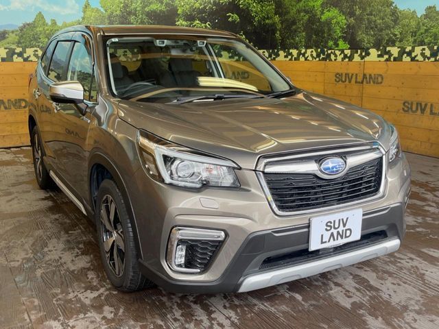 大好評のボディコーティング「弾スプラッシュコート」もご納車までに施工可能。通常のガラスコートと異なる、耐久年数6年の無機質ガラスコーティングが、ボディをキレイな状態に保ってくれます。
