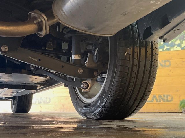 お車を安心してお乗りいただく為には、足回りの定期点検が欠かせません。サービスサポート（有償保証）では無料点検もご提供しており、安心のカーライフをお過ごしいただけるサポート体制が整っています。