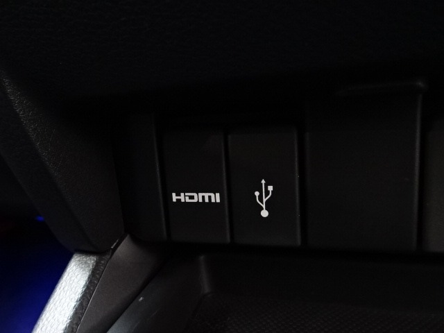 HDMI・USB入力に対応しています。