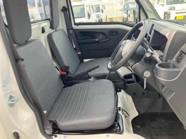 「この車の写真をもっと見たい」「状態が気になる」「この装備はついている？」どんな小さな疑問でもお気軽にお問い合わせください！