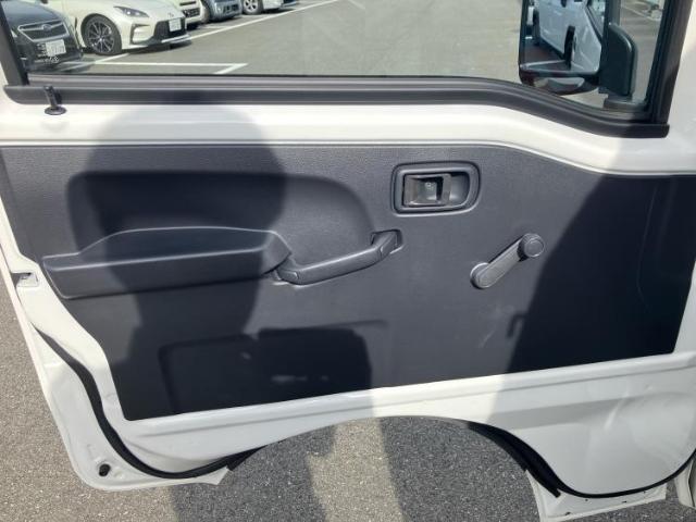 WECARS（ウィーカーズ）は全国250店舗展開！作業の都合上、車両をご覧頂けない場合がございます。来店前にお問合せ下さい